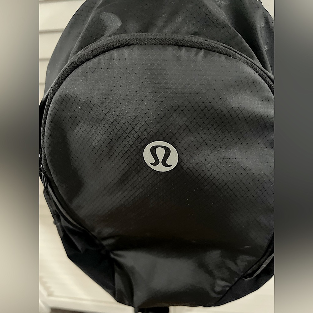 Lululemon black backpack size small